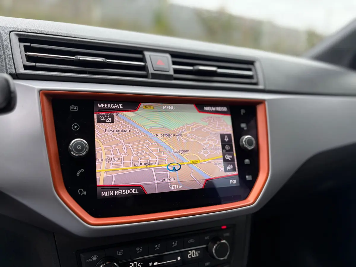 1.0 Beats VIRTUAL DASH I CARPLAY I CLIMA I VOL! I PDC I CRUISE