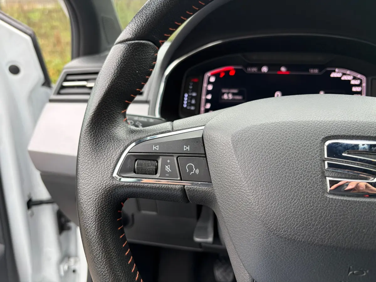 1.0 Beats VIRTUAL DASH I CARPLAY I CLIMA I VOL! I PDC I CRUISE