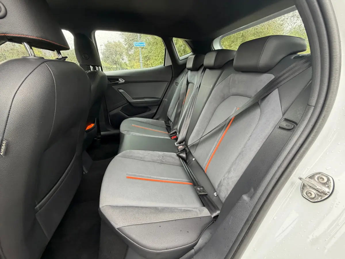 1.0 Beats VIRTUAL DASH I CARPLAY I CLIMA I VOL! I PDC I CRUISE