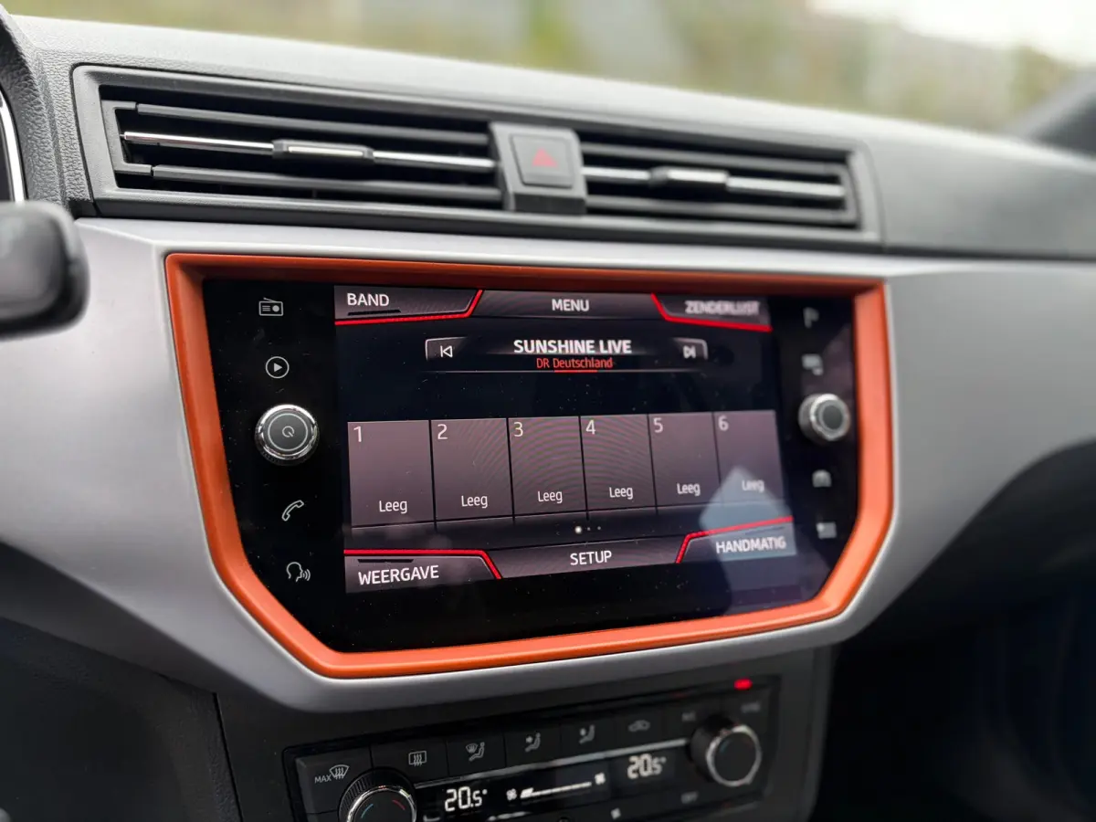 1.0 Beats VIRTUAL DASH I CARPLAY I CLIMA I VOL! I PDC I CRUISE