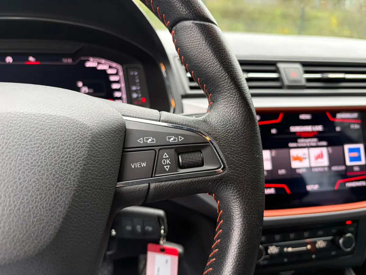 1.0 Beats VIRTUAL DASH I CARPLAY I CLIMA I VOL! I PDC I CRUISE