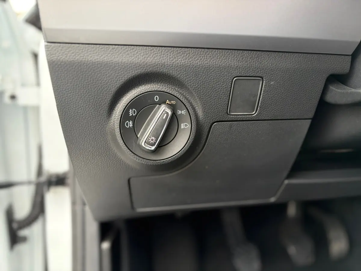 1.0 Beats VIRTUAL DASH I CARPLAY I CLIMA I VOL! I PDC I CRUISE