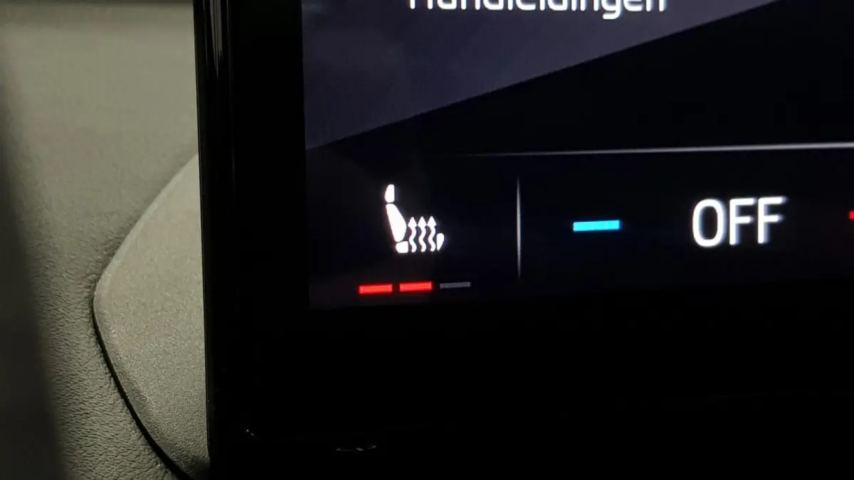 80 Sportline DEMO ! Navigatie Climate pack Assistentie pack LED Extra Getint glas Lichtmetalen Velgen
