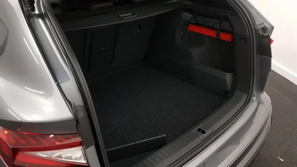 80 Sportline DEMO ! Navigatie Climate pack Assistentie pack LED Extra Getint glas Lichtmetalen Velgen