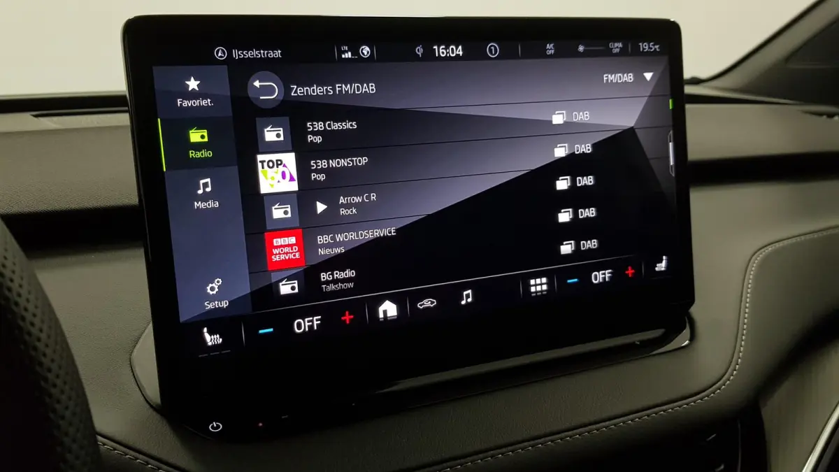 80 Sportline DEMO ! Navigatie Climate pack Assistentie pack LED Extra Getint glas Lichtmetalen Velgen