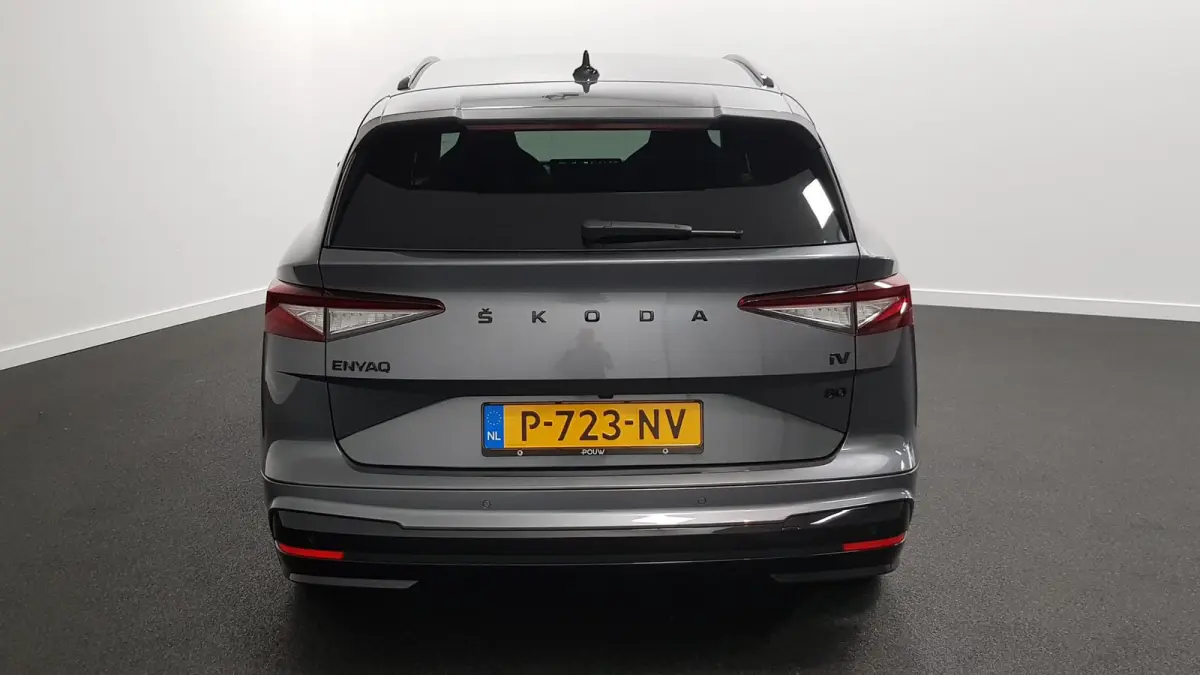 80 Sportline DEMO ! Navigatie Climate pack Assistentie pack LED Extra Getint glas Lichtmetalen Velgen