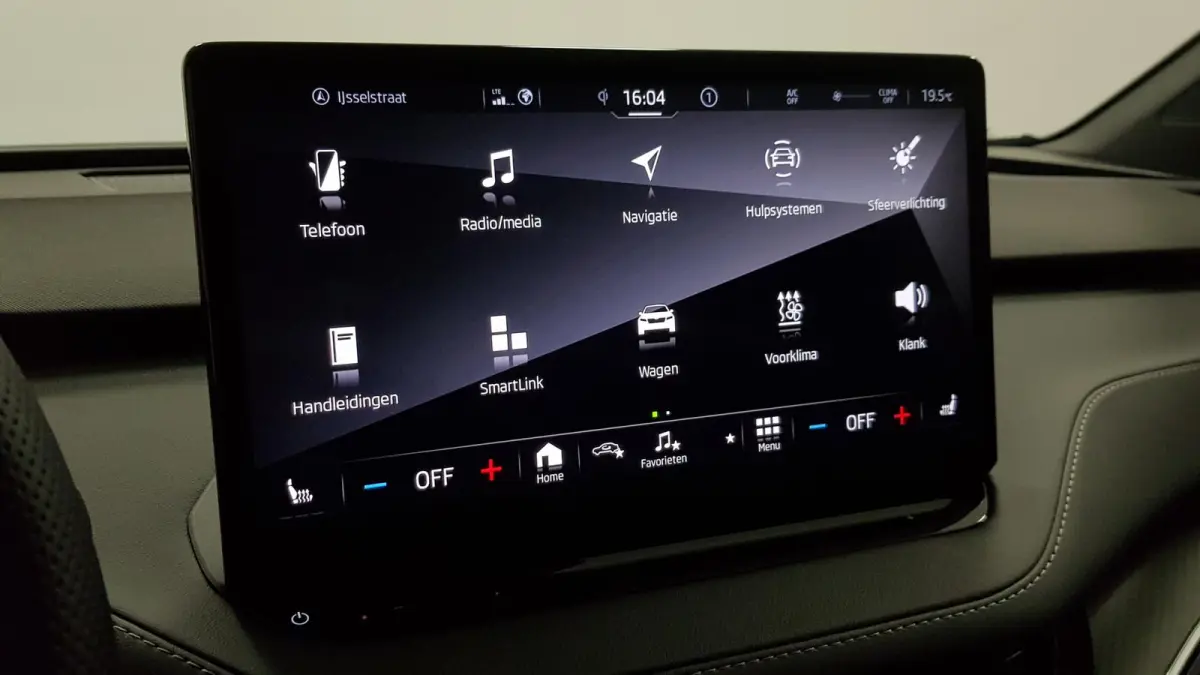 80 Sportline DEMO ! Navigatie Climate pack Assistentie pack LED Extra Getint glas Lichtmetalen Velgen