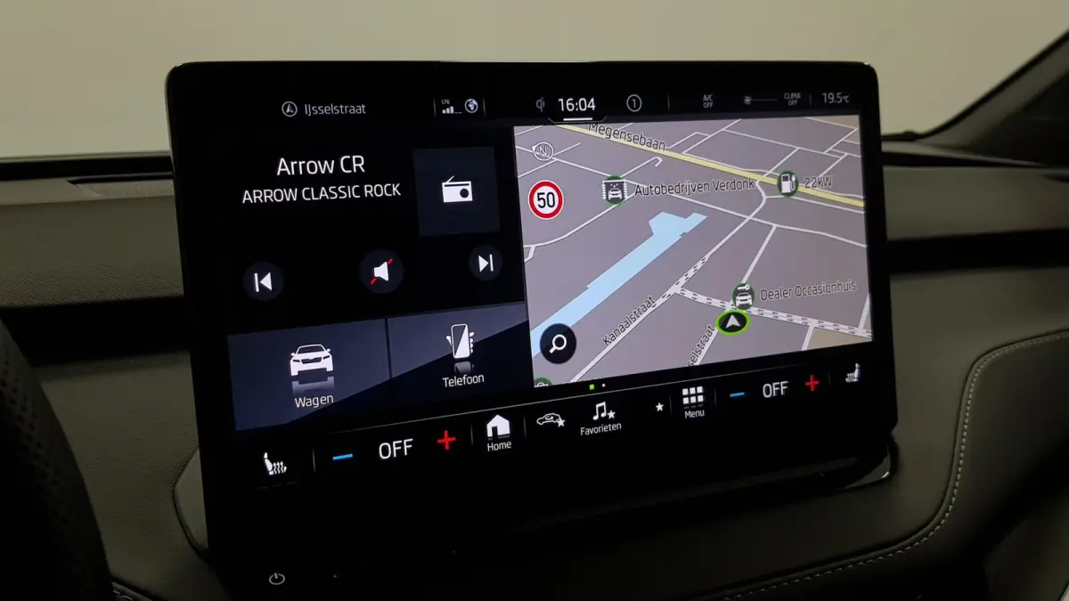 80 Sportline DEMO ! Navigatie Climate pack Assistentie pack LED Extra Getint glas Lichtmetalen Velgen