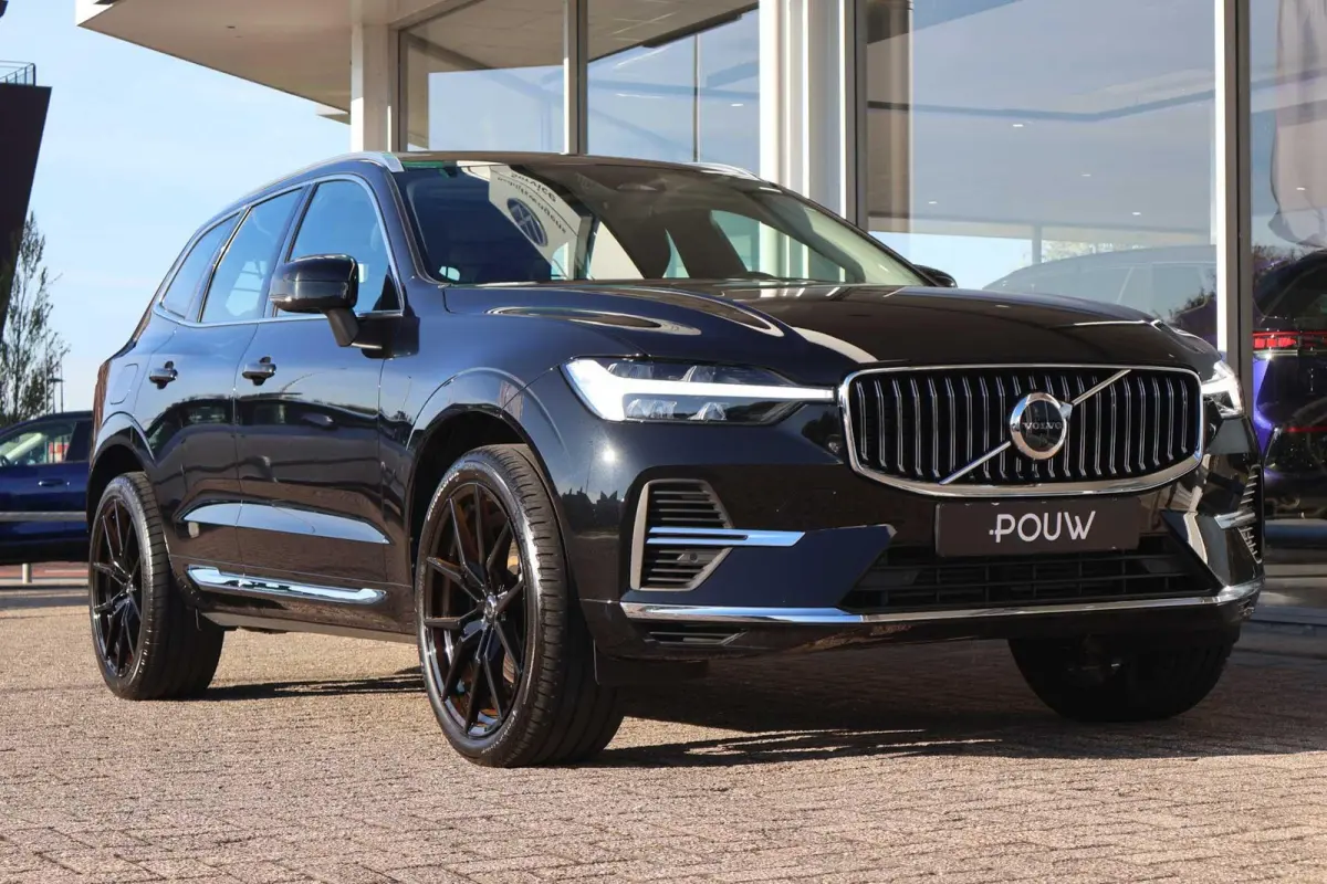 2.0 T6 Plug-in hybrid AWD Essential Edition Bright | SoH 94% | Trekhaak | Panoramadak | Leder | Camera