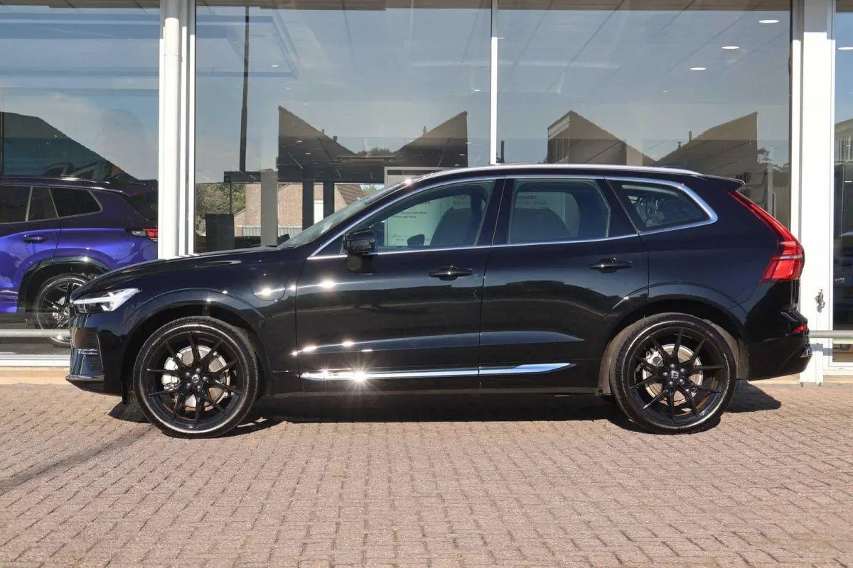 2.0 T6 Plug-in hybrid AWD Essential Edition Bright | SoH 94% | Trekhaak | Panoramadak | Leder | Camera