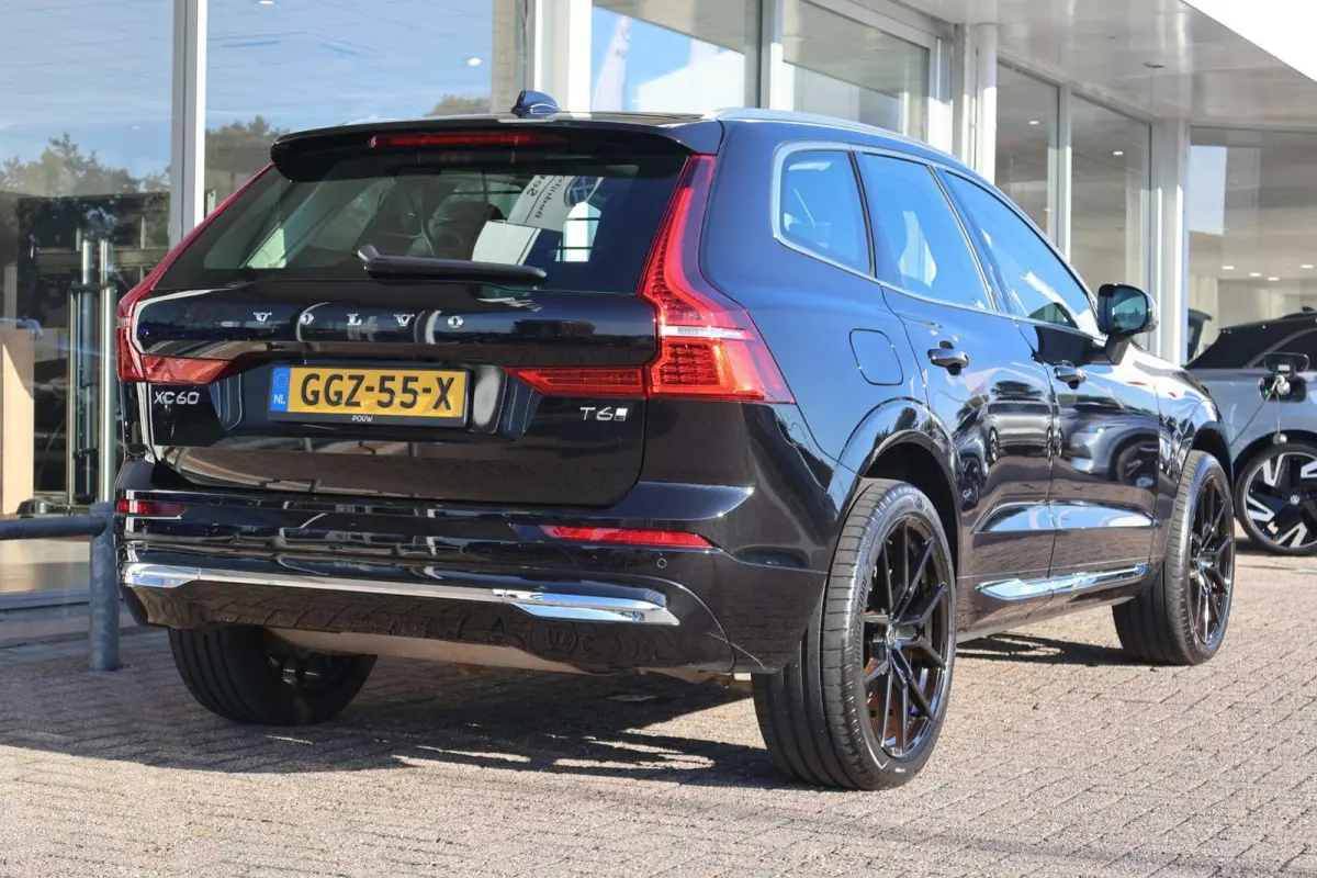 2.0 T6 Plug-in hybrid AWD Essential Edition Bright | SoH 94% | Trekhaak | Panoramadak | Leder | Camera