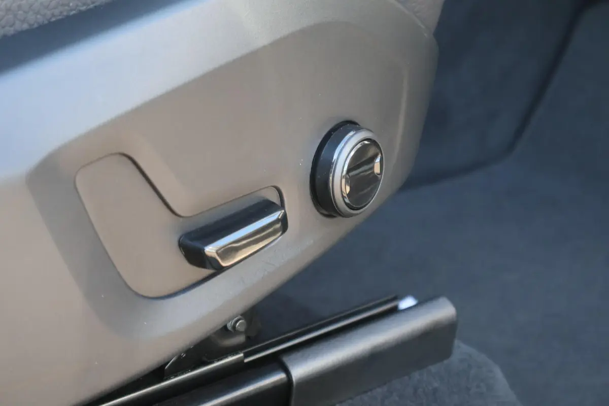 2.0 T6 Plug-in hybrid AWD Essential Edition Bright | SoH 94% | Trekhaak | Panoramadak | Leder | Camera