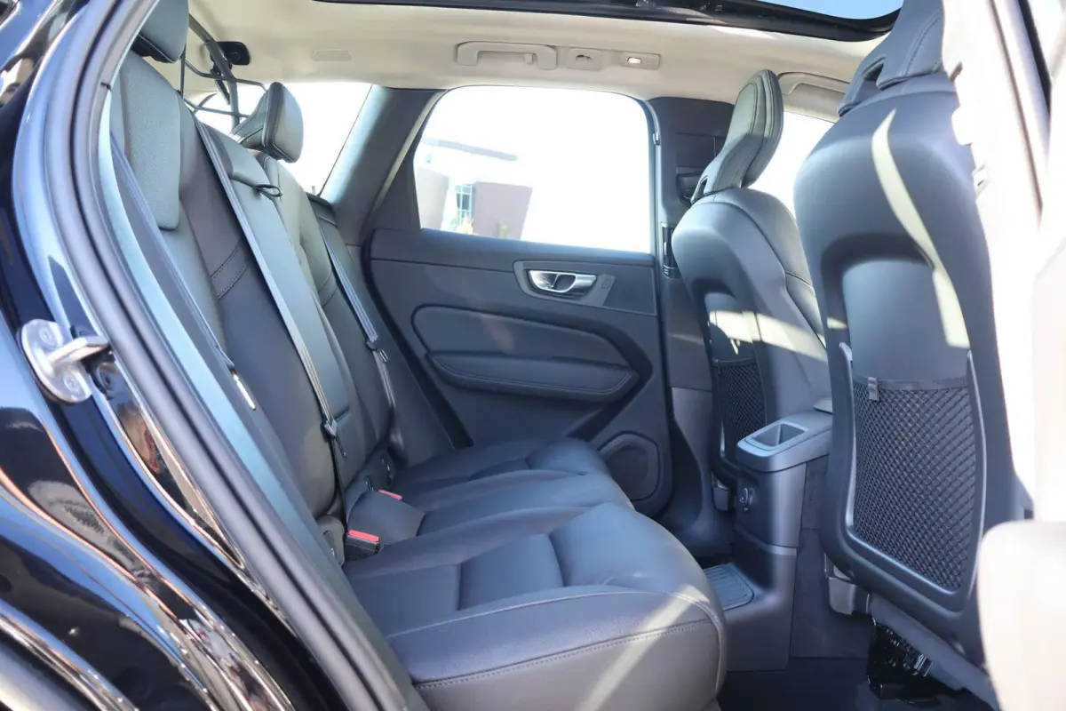 2.0 T6 Plug-in hybrid AWD Essential Edition Bright | SoH 94% | Trekhaak | Panoramadak | Leder | Camera