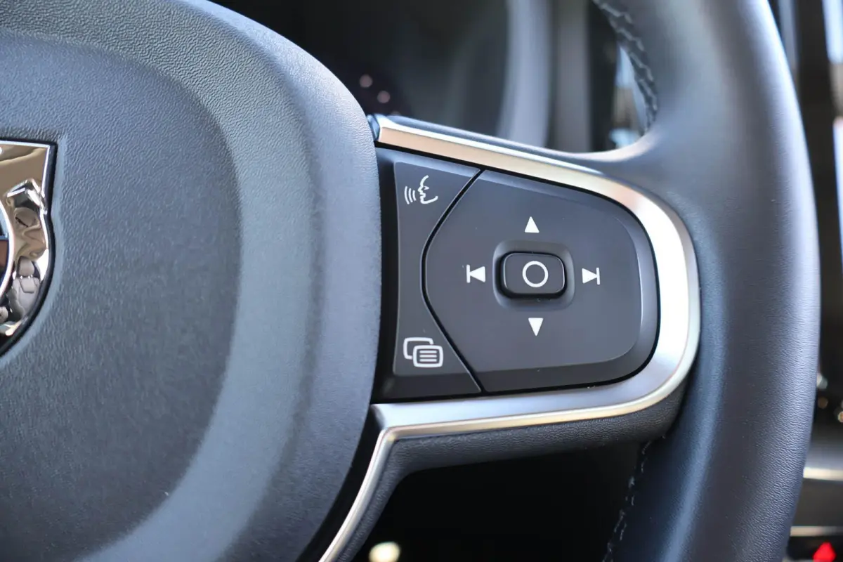 2.0 T6 Plug-in hybrid AWD Essential Edition Bright | SoH 94% | Trekhaak | Panoramadak | Leder | Camera