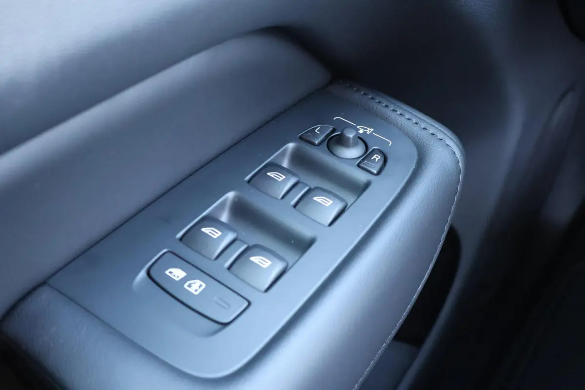 2.0 T6 Plug-in hybrid AWD Essential Edition Bright | SoH 94% | Trekhaak | Panoramadak | Leder | Camera