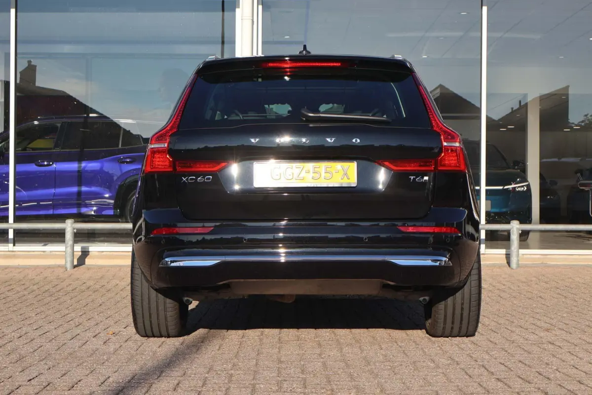 2.0 T6 Plug-in hybrid AWD Essential Edition Bright | SoH 94% | Trekhaak | Panoramadak | Leder | Camera