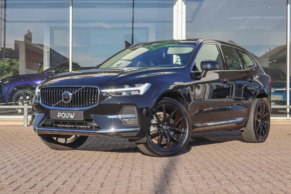 2.0 T6 Plug-in hybrid AWD Essential Edition Bright | SoH 94% | Trekhaak | Panoramadak | Leder | Camera