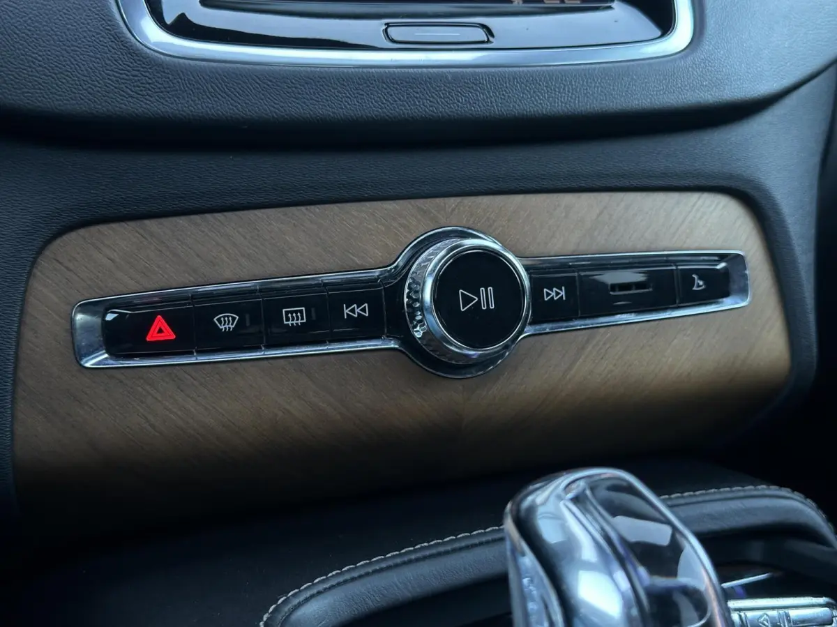 2.0 T8/320pk Twin Engine AWD Inscription|Vol|Pano|Leder|Trekhaak|Bowers&Wilkins|Head-Up|Camera|PDC|22" LMV