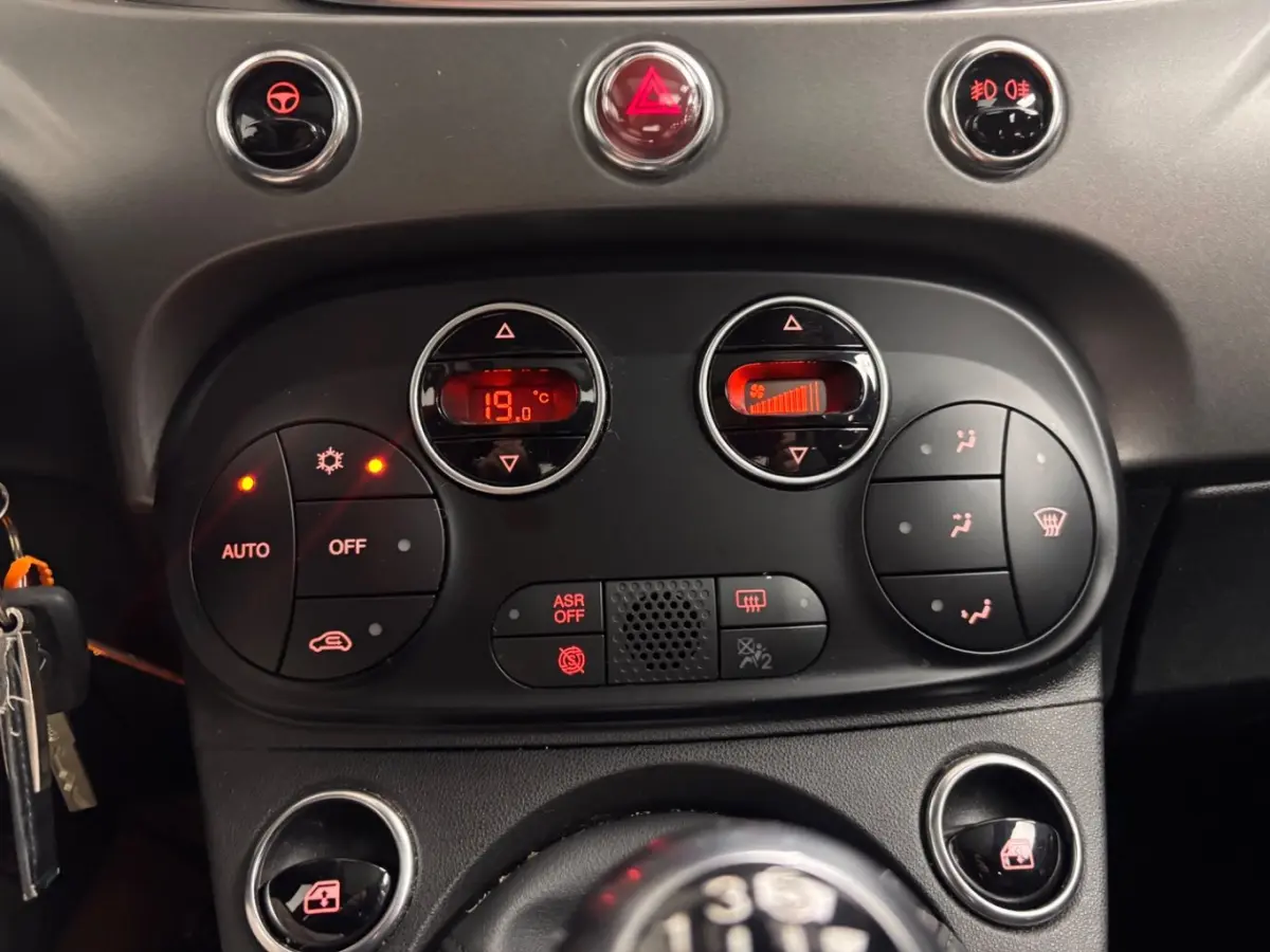 1.0 Hybrid Sport | Panoramadak | Climate & Cruise C. | CarPlay | Leder/ Alcantara | Panoramadak | Climate & Cruise C. | CarPlay | Leder/ Alcantara |