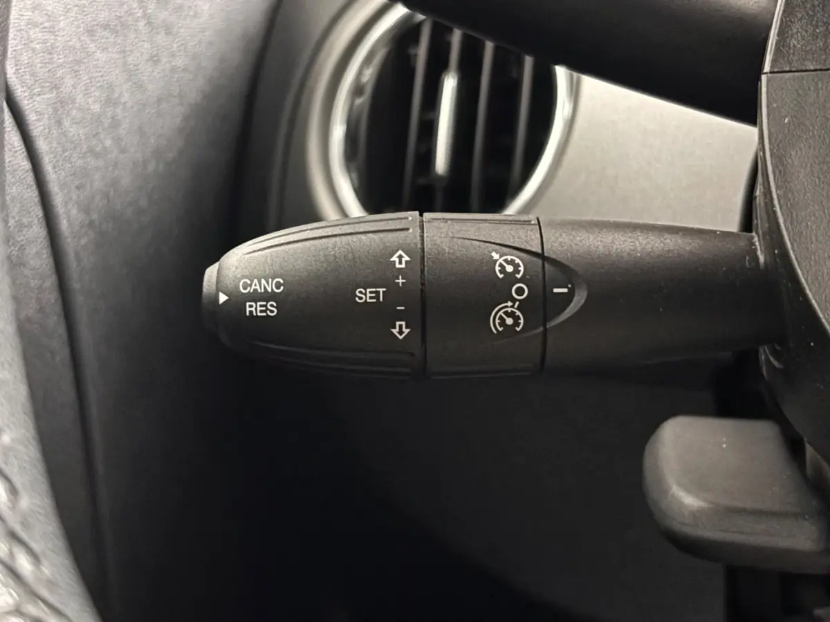 1.0 Hybrid Sport | Panoramadak | Climate & Cruise C. | CarPlay | Leder/ Alcantara | Panoramadak | Climate & Cruise C. | CarPlay | Leder/ Alcantara |