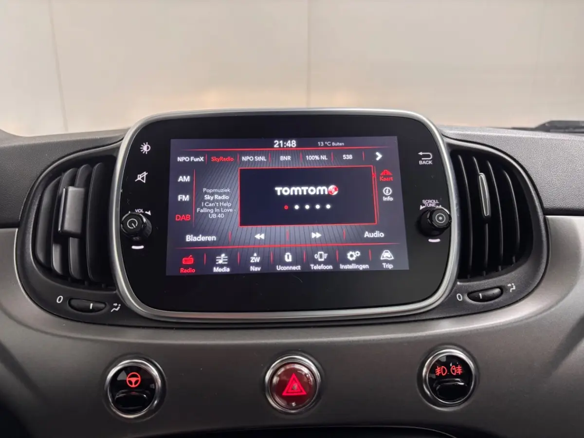 1.0 Hybrid Sport | Panoramadak | Climate & Cruise C. | CarPlay | Leder/ Alcantara | Panoramadak | Climate & Cruise C. | CarPlay | Leder/ Alcantara |