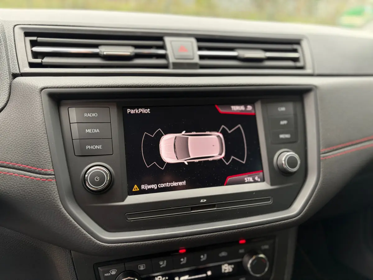 1.0 TSI FR CARPLAY I PDC I CRUISE I CLIMA I NWE APK I LED I MOOI