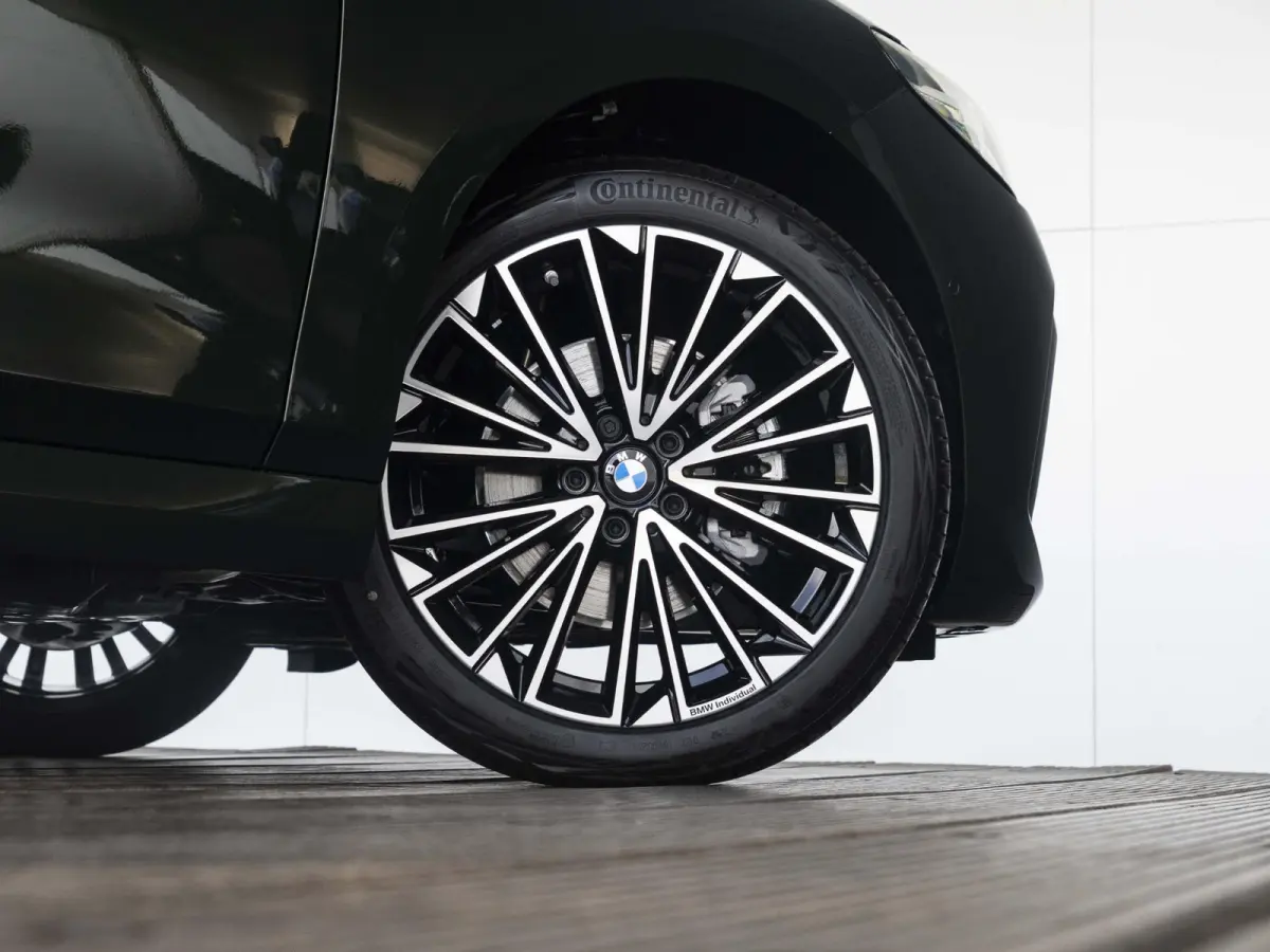 225e xDrive M Sportpakket | Travel-pakket | Comfort Pack | Innovation Pack |