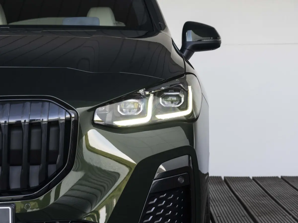 225e xDrive M Sportpakket | Travel-pakket | Comfort Pack | Innovation Pack |