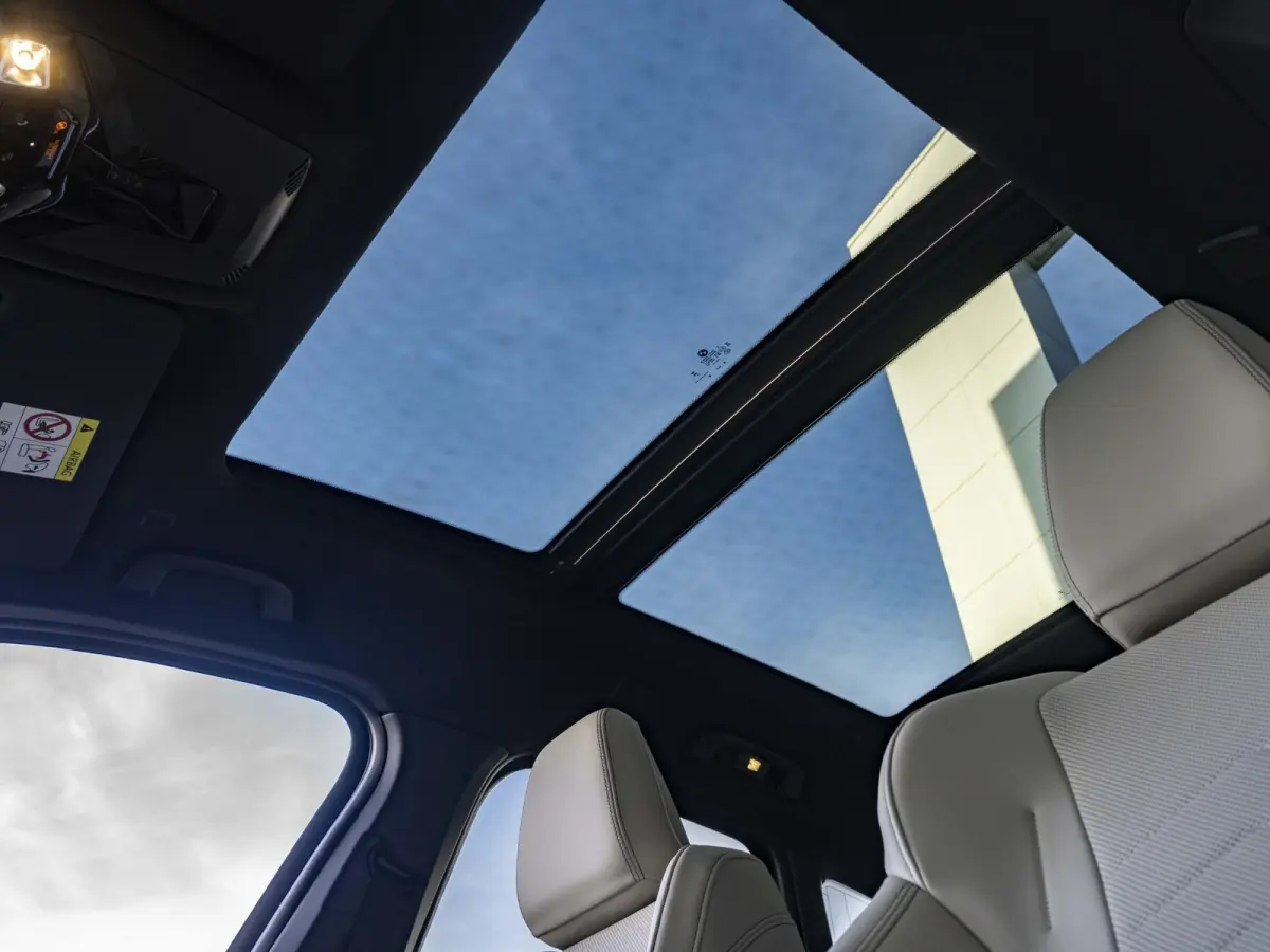 225e xDrive M Sportpakket | Travel-pakket | Comfort Pack | Innovation Pack |