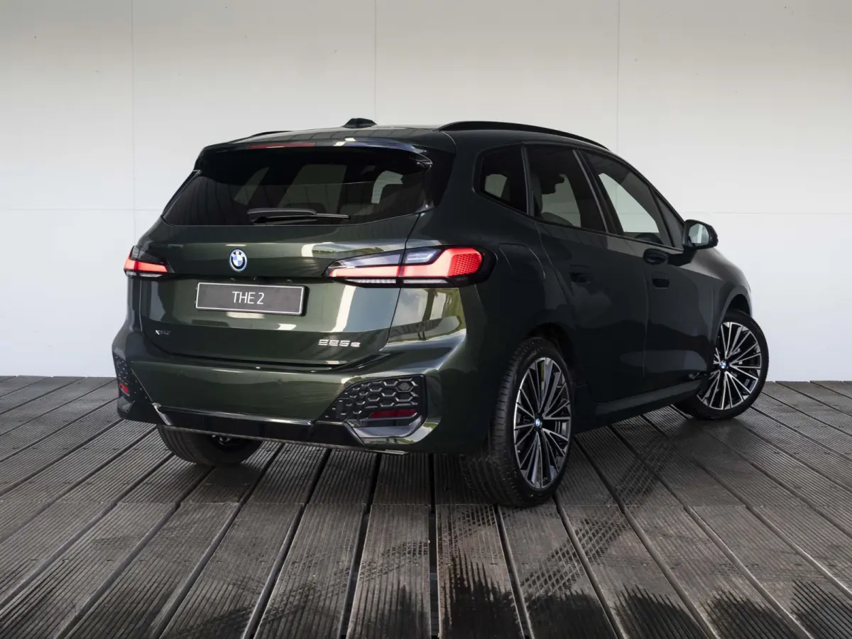 225e xDrive M Sportpakket | Travel-pakket | Comfort Pack | Innovation Pack |