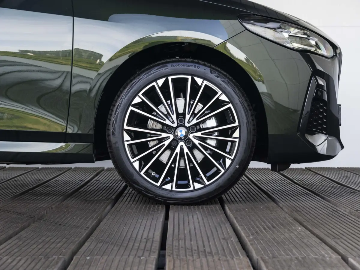 225e xDrive M Sportpakket | Travel-pakket | Comfort Pack | Innovation Pack |