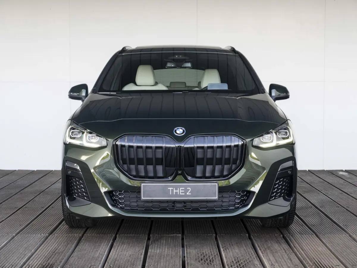 225e xDrive M Sportpakket | Travel-pakket | Comfort Pack | Innovation Pack |