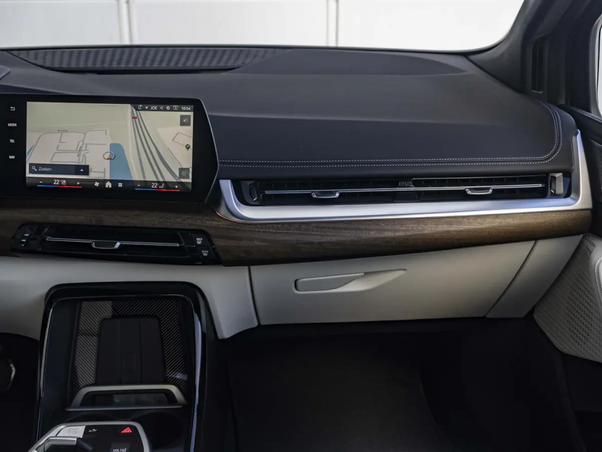 225e xDrive M Sportpakket | Travel-pakket | Comfort Pack | Innovation Pack |