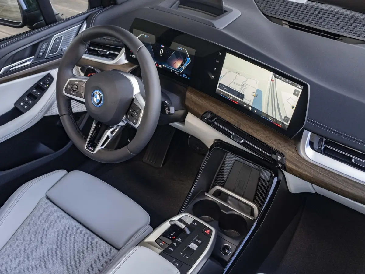 225e xDrive M Sportpakket | Travel-pakket | Comfort Pack | Innovation Pack |