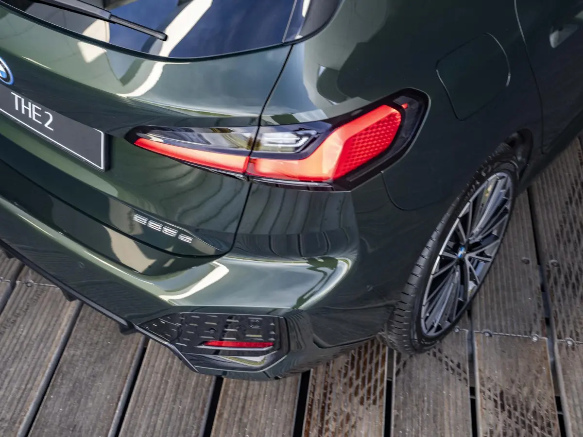 225e xDrive M Sportpakket | Travel-pakket | Comfort Pack | Innovation Pack |
