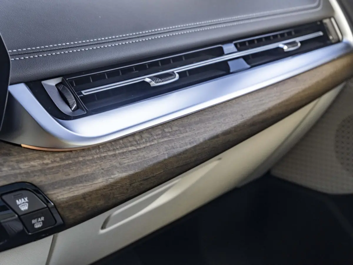 225e xDrive M Sportpakket | Travel-pakket | Comfort Pack | Innovation Pack |