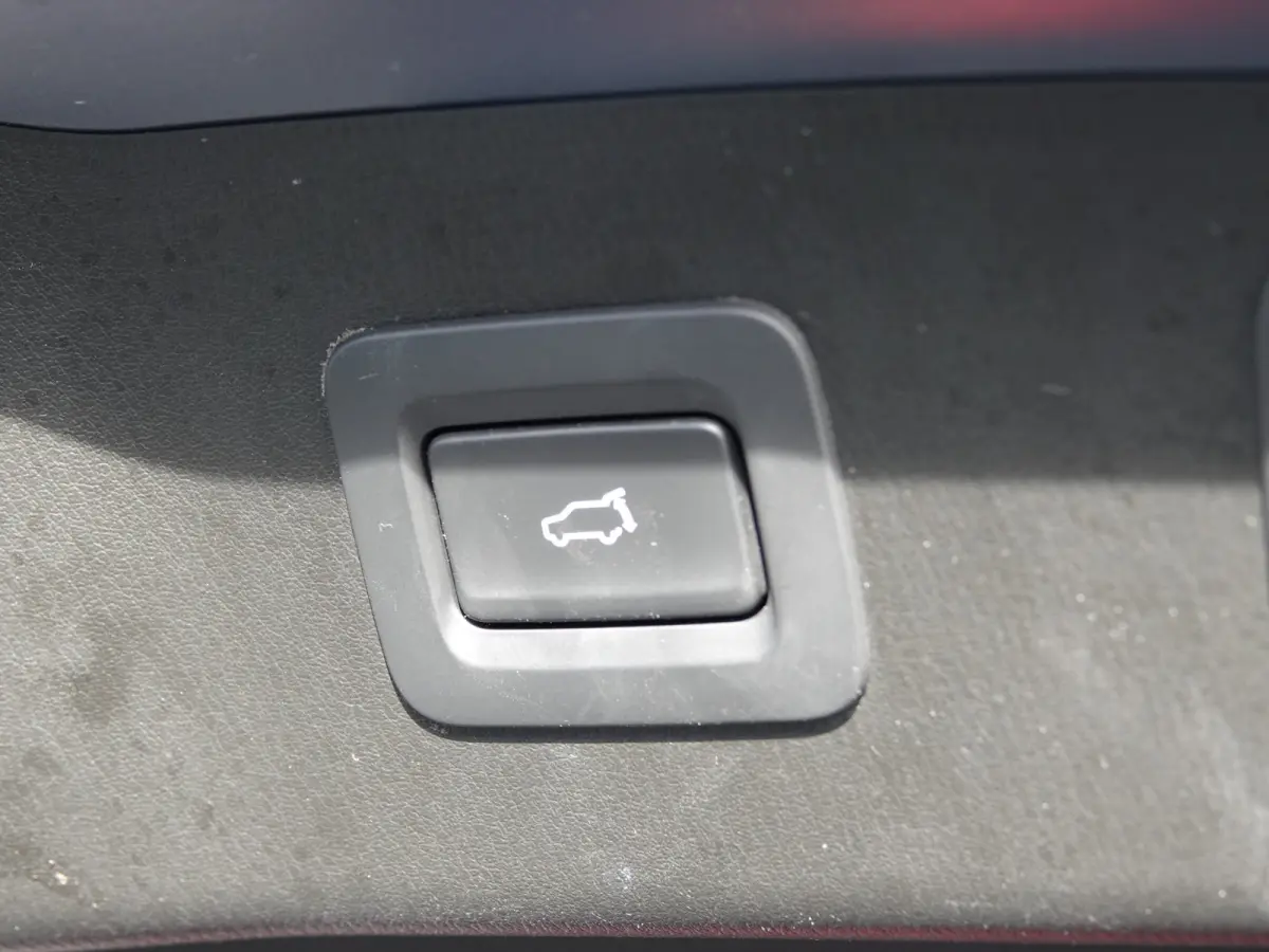 2.0 e-SkyActiv-G M Hybrid 165 Exclusive LEER | DAKJE | BOSE | TREKH. | HUD