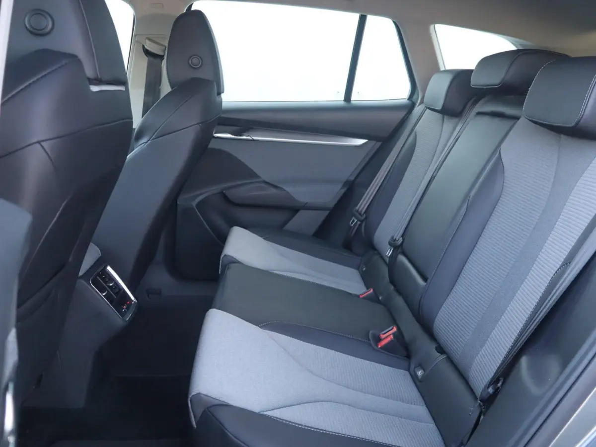 60 180pk | SoH 95% | Apple Carplay/Android Auto |  Achteruitrijcamera | 19" Velgen
