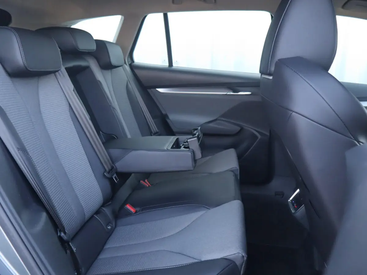60 180pk | SoH 95% | Apple Carplay/Android Auto |  Achteruitrijcamera | 19" Velgen