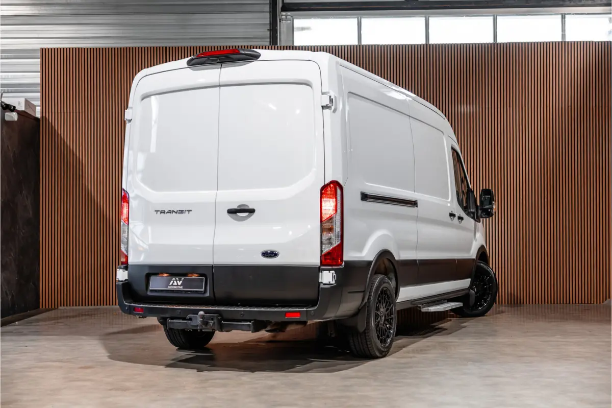 350 2.0 TDCI L3H2 | Automaat | CarPlay | Camera | Trekhaak | Stoelverwarming | Airco | 3-zitter | Nieuwe APK