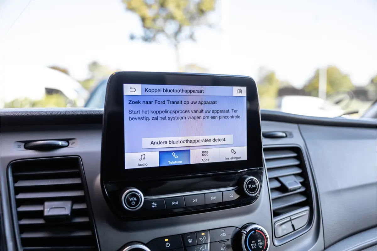 350 2.0 TDCI L3H2 | Automaat | CarPlay | Camera | Trekhaak | Stoelverwarming | Airco | 3-zitter | Nieuwe APK
