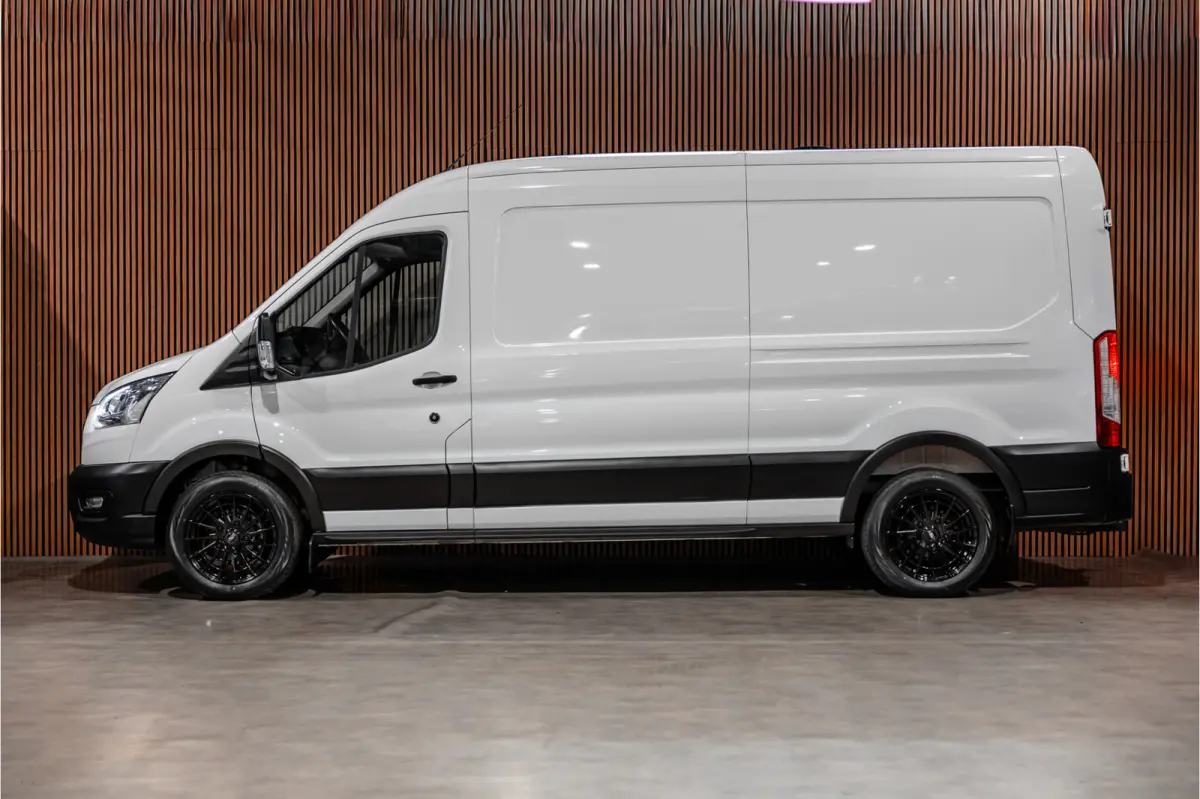 350 2.0 TDCI L3H2 | Automaat | CarPlay | Camera | Trekhaak | Stoelverwarming | Airco | 3-zitter | Nieuwe APK