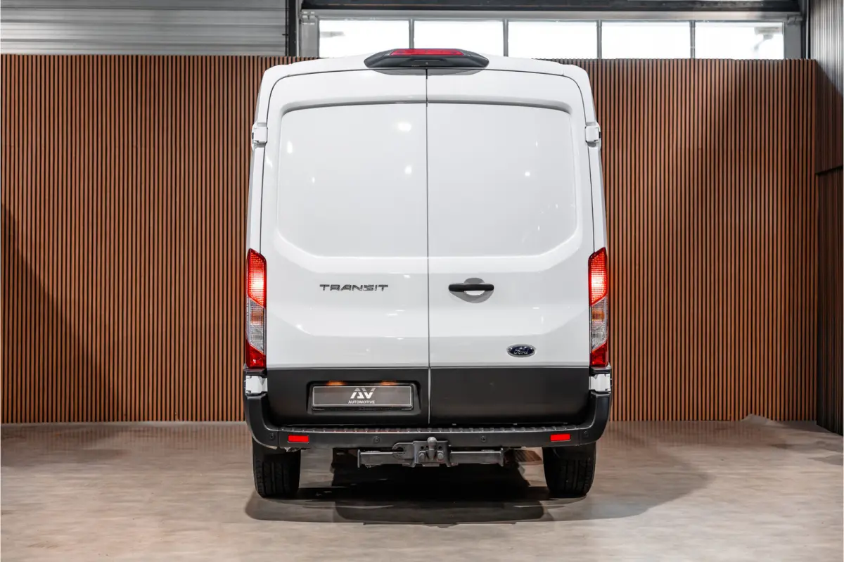 350 2.0 TDCI L3H2 | Automaat | CarPlay | Camera | Trekhaak | Stoelverwarming | Airco | 3-zitter | Nieuwe APK