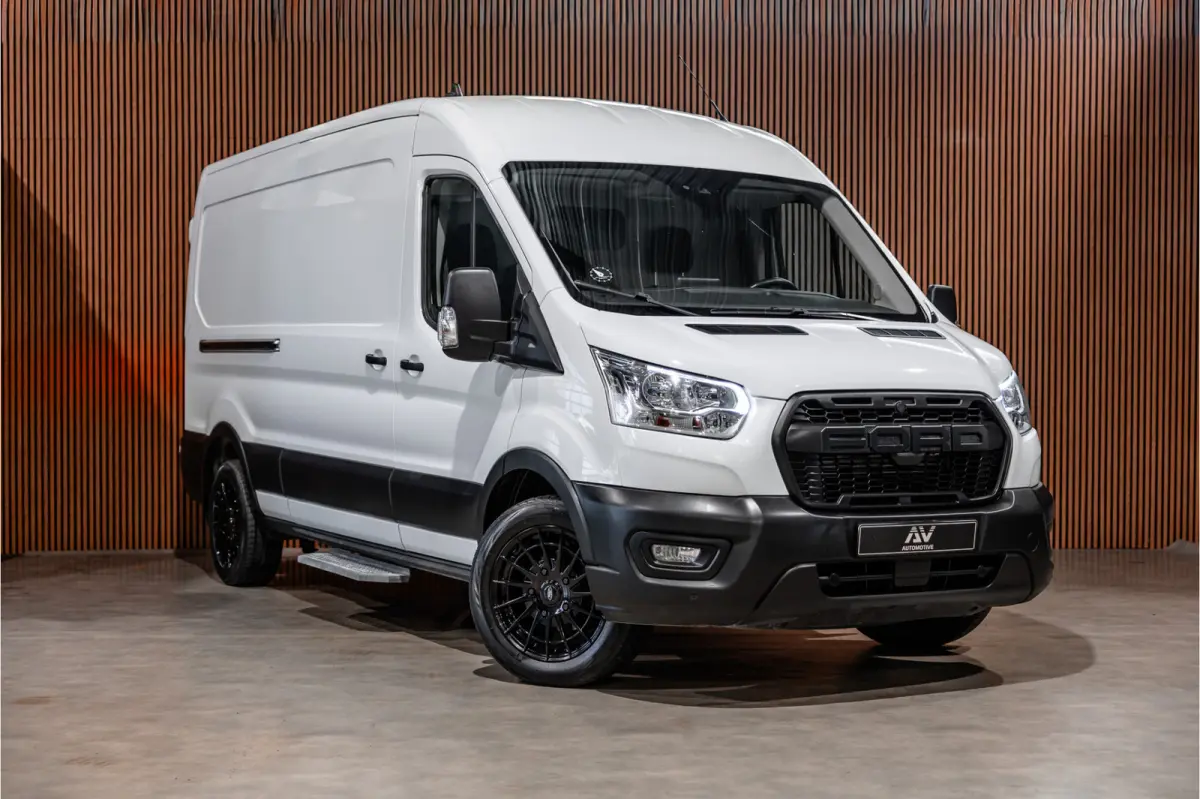 350 2.0 TDCI L3H2 | Automaat | CarPlay | Camera | Trekhaak | Stoelverwarming | Airco | 3-zitter | Nieuwe APK