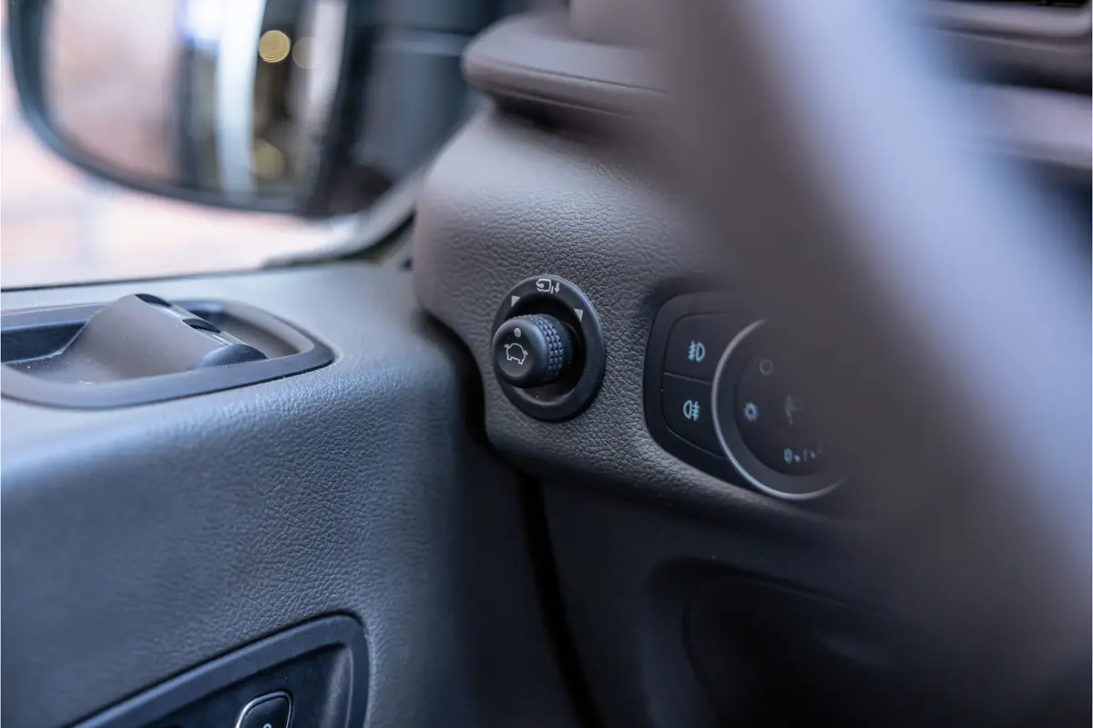 350 2.0 TDCI L3H2 | Automaat | CarPlay | Camera | Trekhaak | Stoelverwarming | Airco | 3-zitter | Nieuwe APK