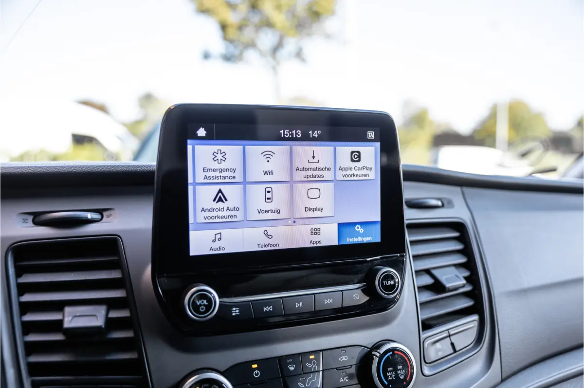350 2.0 TDCI L3H2 | Automaat | CarPlay | Camera | Trekhaak | Stoelverwarming | Airco | 3-zitter | Nieuwe APK