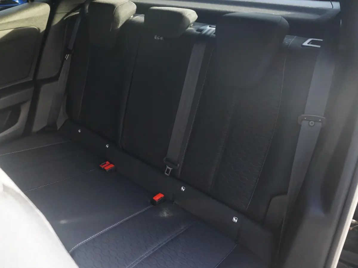 Edition 54 kWh stuurwiel verwarmd l cruise control adaptief en stuurhulp l Apple Carplay/Android Auto