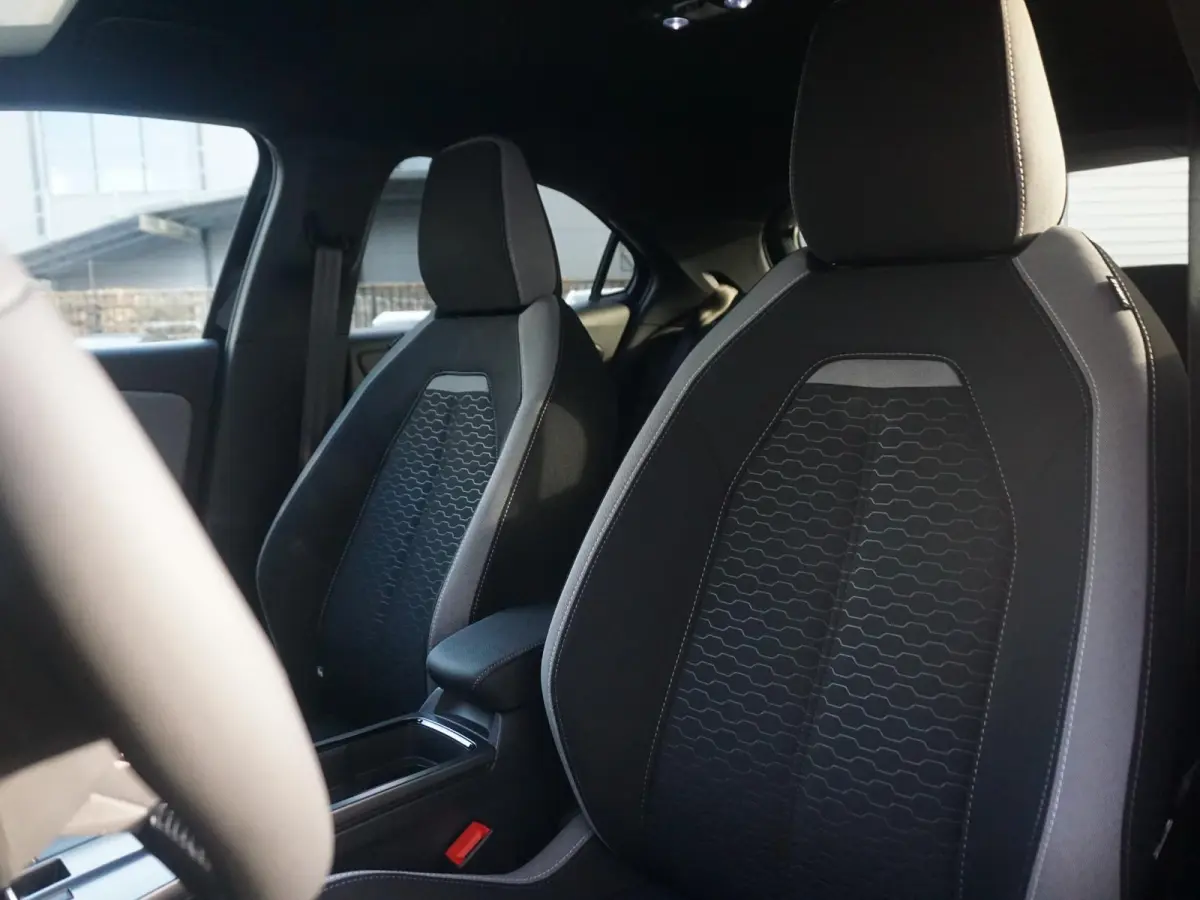 Edition 54 kWh stuurwiel verwarmd l cruise control adaptief en stuurhulp l Apple Carplay/Android Auto