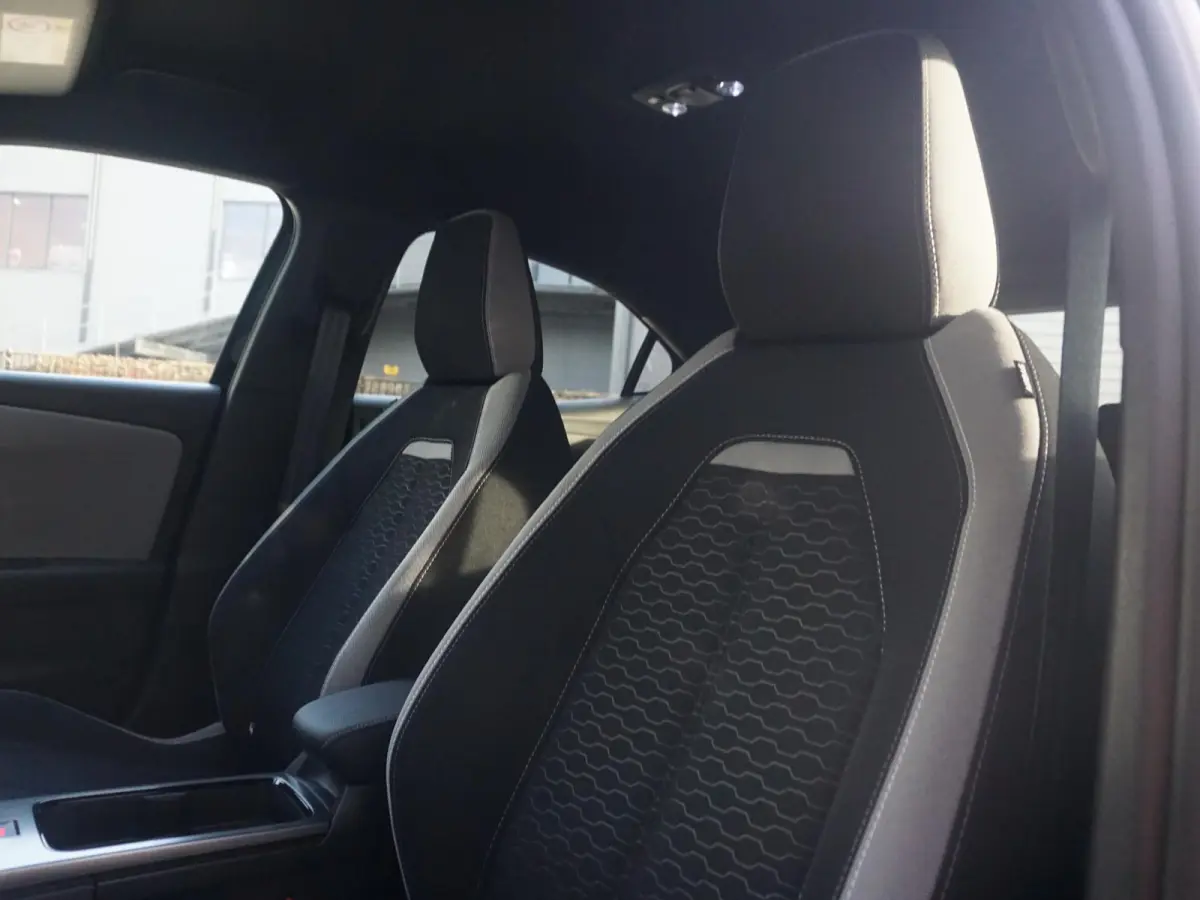 Edition 54 kWh stuurwiel verwarmd l cruise control adaptief en stuurhulp l Apple Carplay/Android Auto