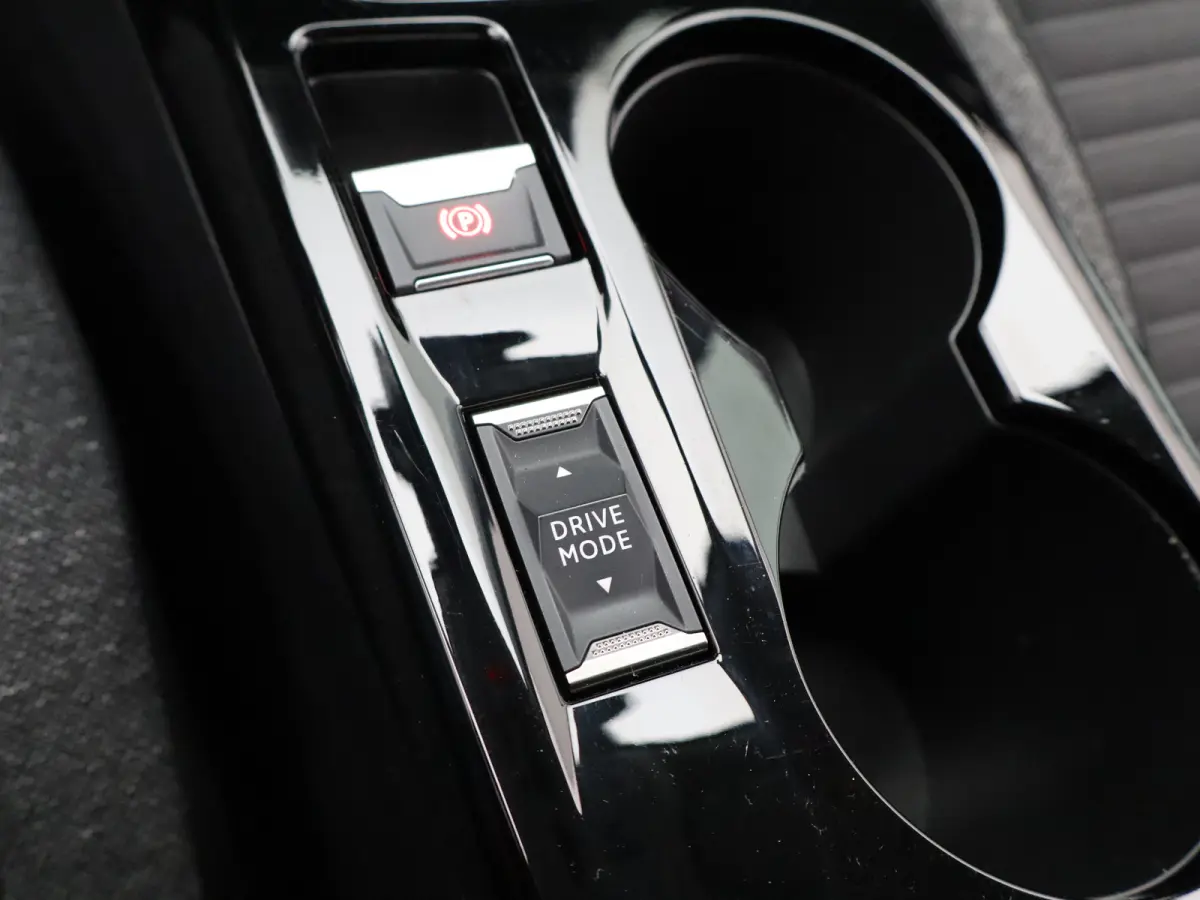 EV Active Pack 50 kWh SOH 91% | Carplay | PDC | Cruise Control | 16" Lichtmetalen Velgen | Climate Control | Origineel NL!